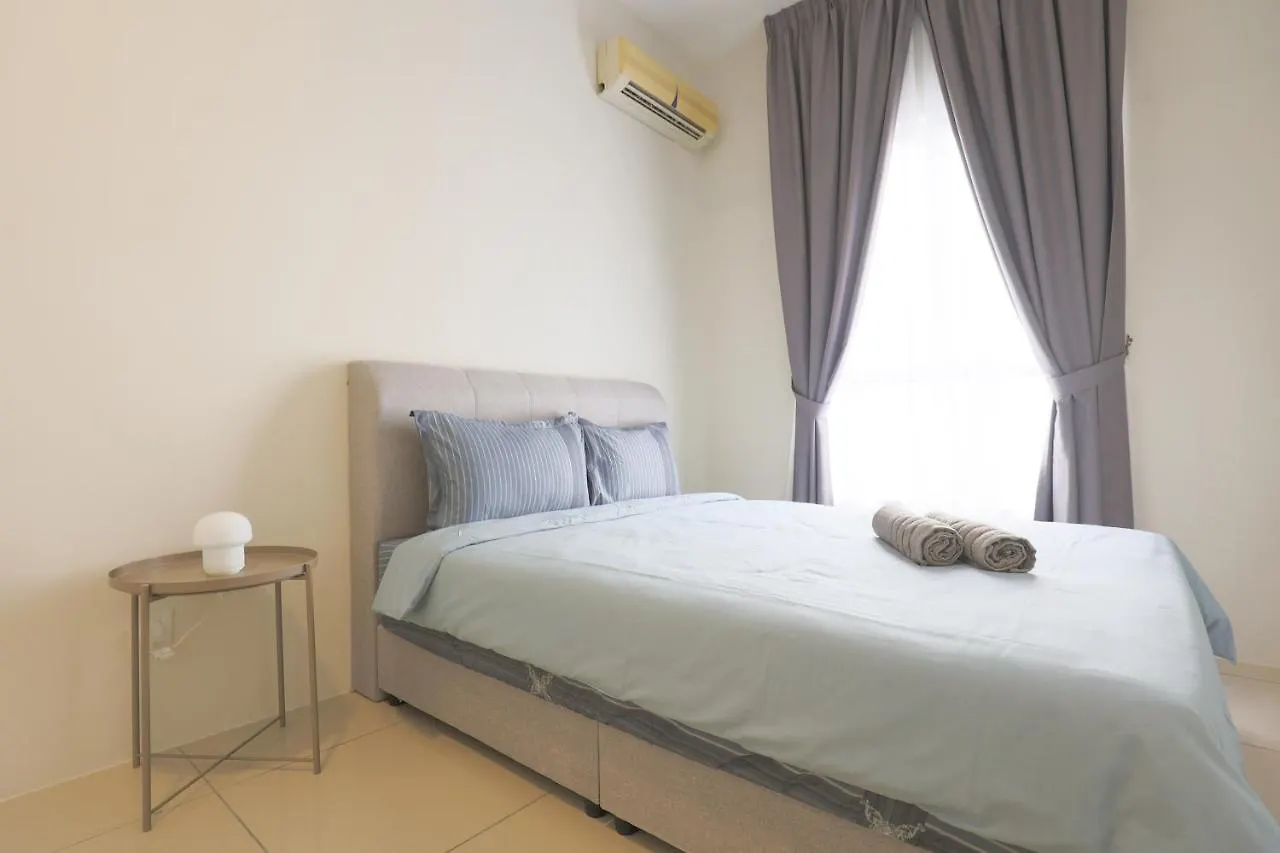 3-Bedroom W Pool 8 Pax @ Bukit Oug Kuala Lumpur 0*,
